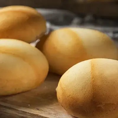 Pandebono shown through the pack window